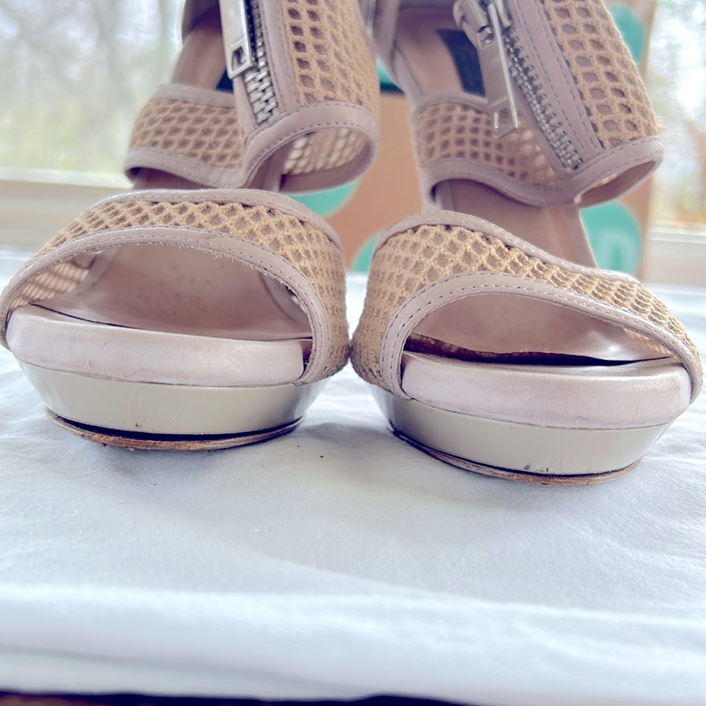 Burberry Neutral Tone Mesh Stiletto Platform Sandal EU40 - Picture 3 of 12